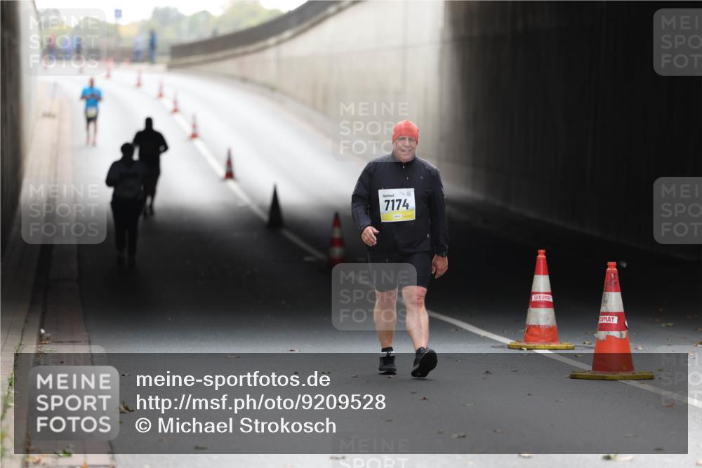 05.10.2025 - 20. swb-Marathon Bremen Michael Strokosch http://msf.ph/oto/9209528 05.10.2025 11:20:45 Laufen 7174 meine-sportfotos.de