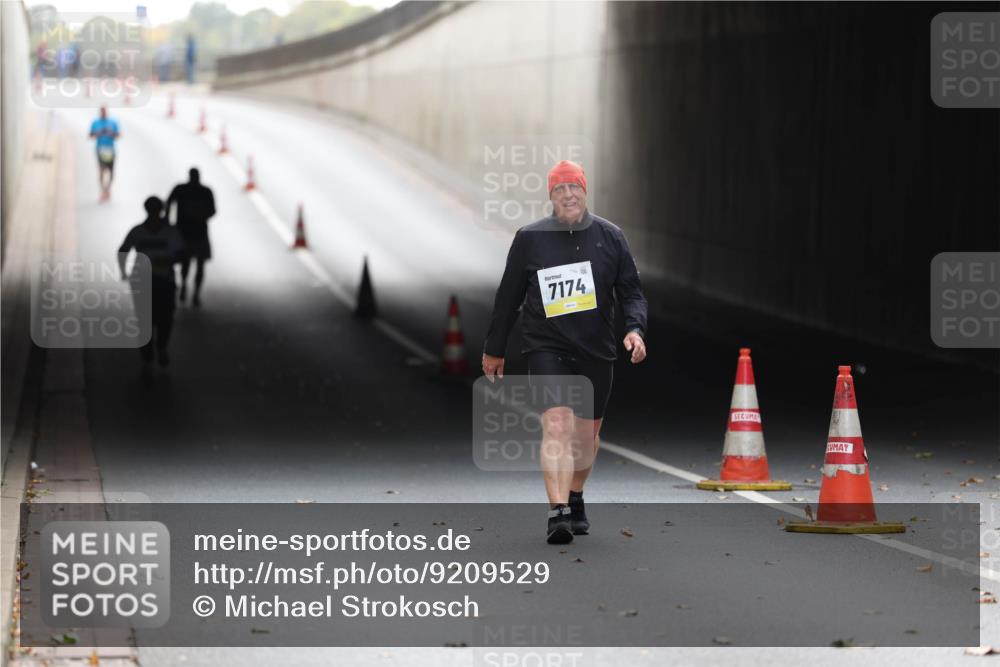 05.10.2025 - 20. swb-Marathon Bremen Michael Strokosch http://msf.ph/oto/9209529 05.10.2025 11:20:46 Laufen 7174 meine-sportfotos.de