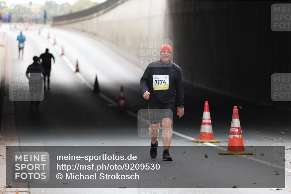 05.10.2025 - 20. swb-Marathon Bremen Michael Strokosch http://msf.ph/oto/9209530 05.10.2025 11:20:46 Laufen 7174 meine-sportfotos.de