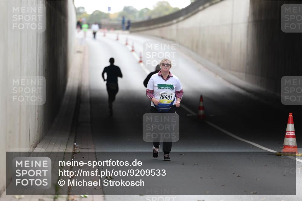 05.10.2025 - 20. swb-Marathon Bremen Michael Strokosch http://msf.ph/oto/9209533 05.10.2025 11:20:59 Laufen 10401 meine-sportfotos.de