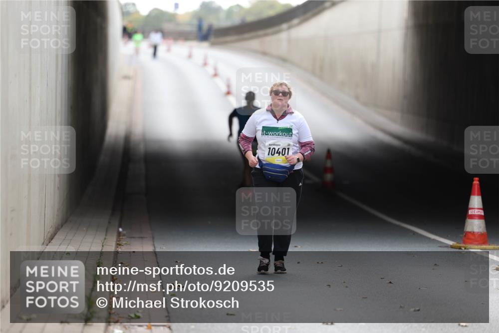 05.10.2025 - 20. swb-Marathon Bremen Michael Strokosch http://msf.ph/oto/9209535 05.10.2025 11:21:01 Laufen 10401 meine-sportfotos.de