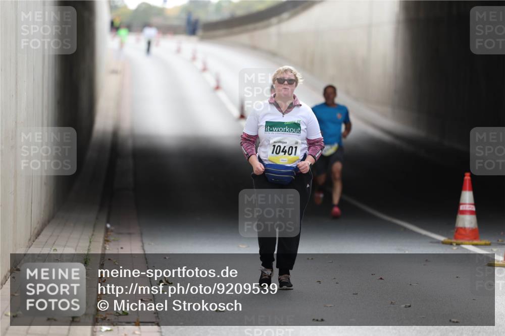 05.10.2025 - 20. swb-Marathon Bremen Michael Strokosch http://msf.ph/oto/9209539 05.10.2025 11:21:03 Laufen 10401 meine-sportfotos.de