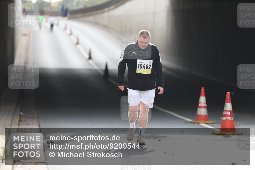05.10.2025 - 20. swb-Marathon Bremen Michael Strokosch http://msf.ph/oto/9209544 05.10.2025 11:21:11 Laufen 10482 meine-sportfotos.de