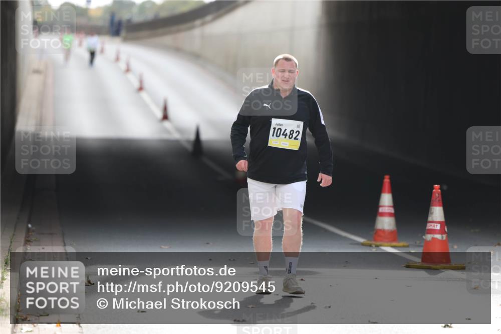 05.10.2025 - 20. swb-Marathon Bremen Michael Strokosch http://msf.ph/oto/9209545 05.10.2025 11:21:11 Laufen 10482 meine-sportfotos.de