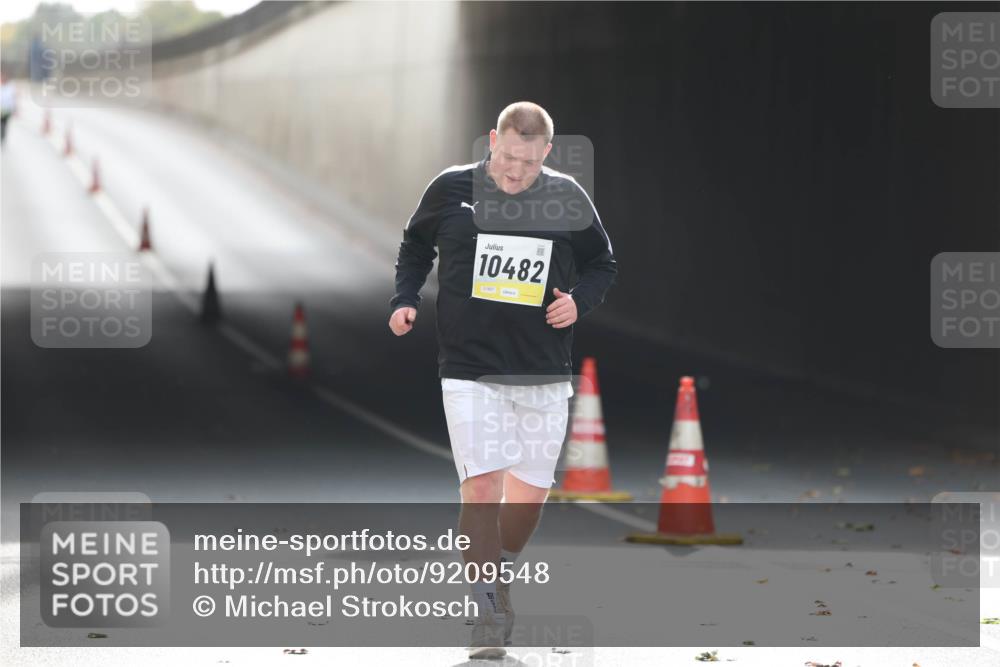 05.10.2025 - 20. swb-Marathon Bremen Michael Strokosch http://msf.ph/oto/9209548 05.10.2025 11:21:13 Laufen 10482 meine-sportfotos.de