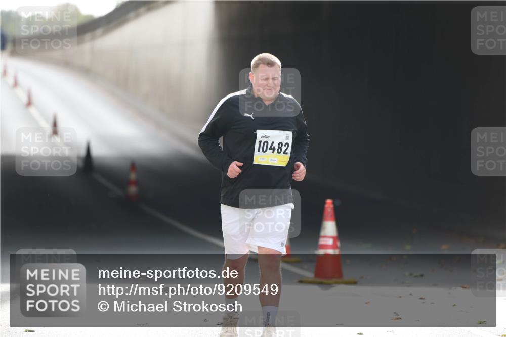 05.10.2025 - 20. swb-Marathon Bremen Michael Strokosch http://msf.ph/oto/9209549 05.10.2025 11:21:13 Laufen 10482, 01867 meine-sportfotos.de