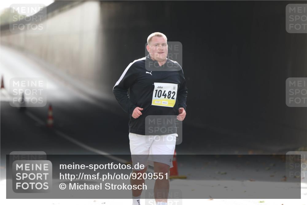 05.10.2025 - 20. swb-Marathon Bremen Michael Strokosch http://msf.ph/oto/9209551 05.10.2025 11:21:14 Laufen 10482 meine-sportfotos.de