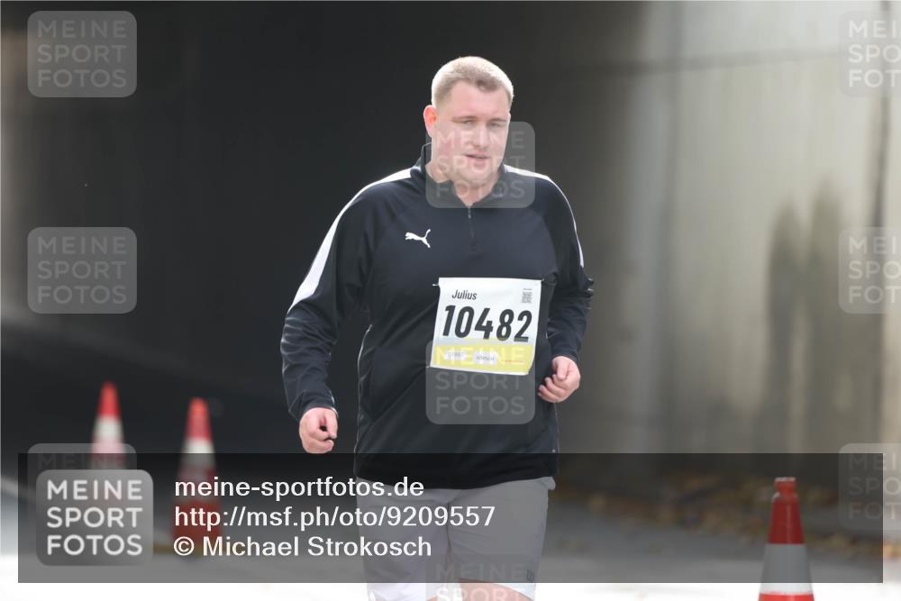 05.10.2025 - 20. swb-Marathon Bremen Michael Strokosch http://msf.ph/oto/9209557 05.10.2025 11:21:16 Laufen 10482, 01867 meine-sportfotos.de