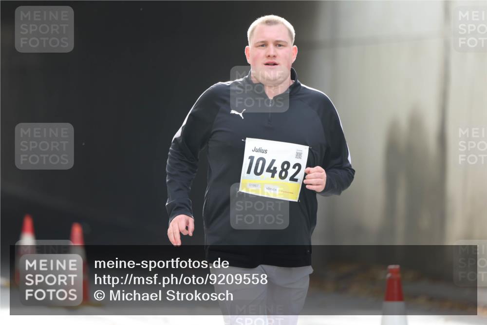 05.10.2025 - 20. swb-Marathon Bremen Michael Strokosch http://msf.ph/oto/9209558 05.10.2025 11:21:16 Laufen 10482, 01867 meine-sportfotos.de