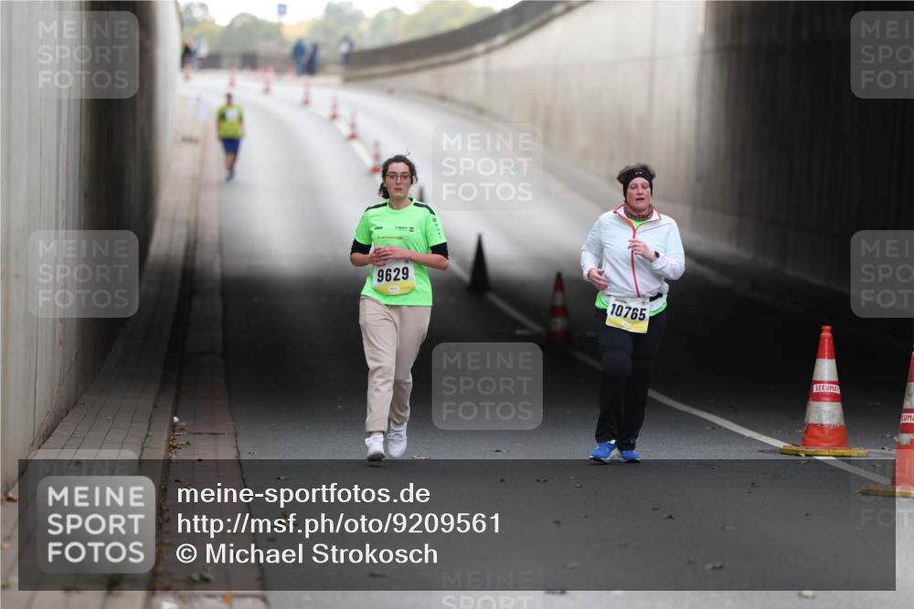 05.10.2025 - 20. swb-Marathon Bremen Michael Strokosch http://msf.ph/oto/9209561 05.10.2025 11:22:06 Laufen 9629, 10765 meine-sportfotos.de
