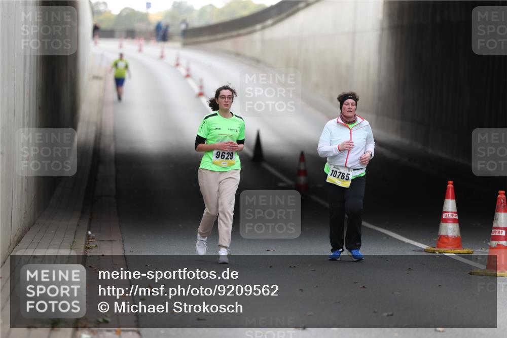 05.10.2025 - 20. swb-Marathon Bremen Michael Strokosch http://msf.ph/oto/9209562 05.10.2025 11:22:07 Laufen 9629, 10765 meine-sportfotos.de