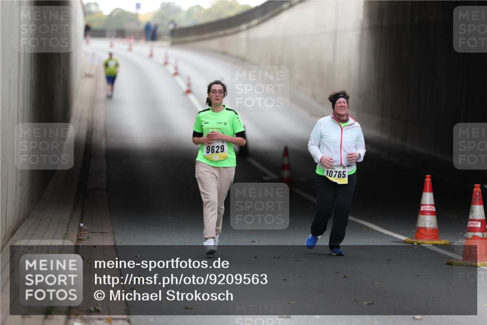 05.10.2025 - 20. swb-Marathon Bremen Michael Strokosch http://msf.ph/oto/9209563 05.10.2025 11:22:07 Laufen 9629, 10765 meine-sportfotos.de