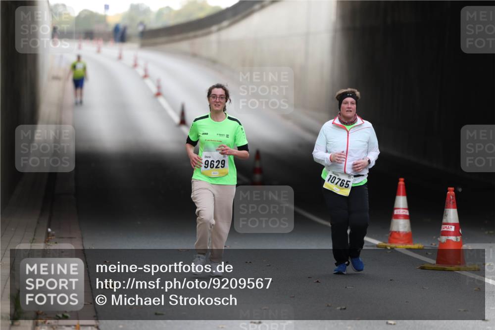 05.10.2025 - 20. swb-Marathon Bremen Michael Strokosch http://msf.ph/oto/9209567 05.10.2025 11:22:08 Laufen 10765, 9629 meine-sportfotos.de