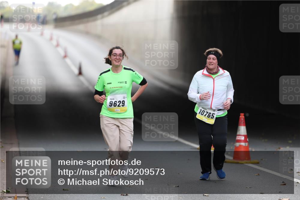 05.10.2025 - 20. swb-Marathon Bremen Michael Strokosch http://msf.ph/oto/9209573 05.10.2025 11:22:10 Laufen 1, 20, 9629, 0000, 10765 meine-sportfotos.de