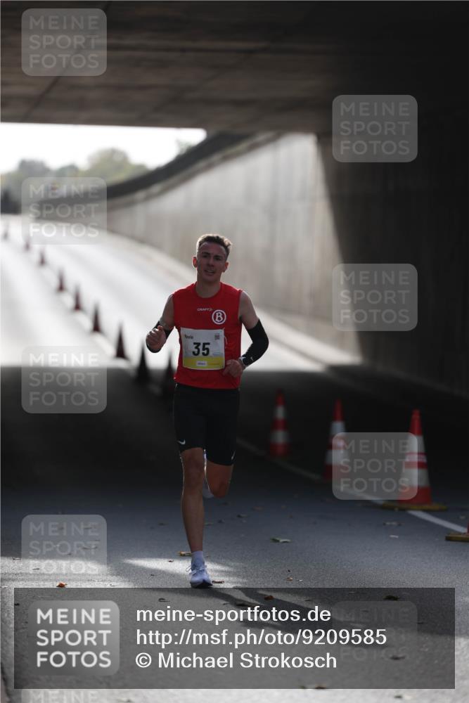 05.10.2025 - 20. swb-Marathon Bremen Michael Strokosch http://msf.ph/oto/9209585 05.10.2025 10:23:58 Laufen 35 meine-sportfotos.de