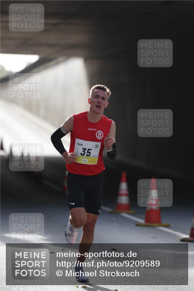 05.10.2025 - 20. swb-Marathon Bremen Michael Strokosch http://msf.ph/oto/9209589 05.10.2025 10:23:59 Laufen 35 meine-sportfotos.de