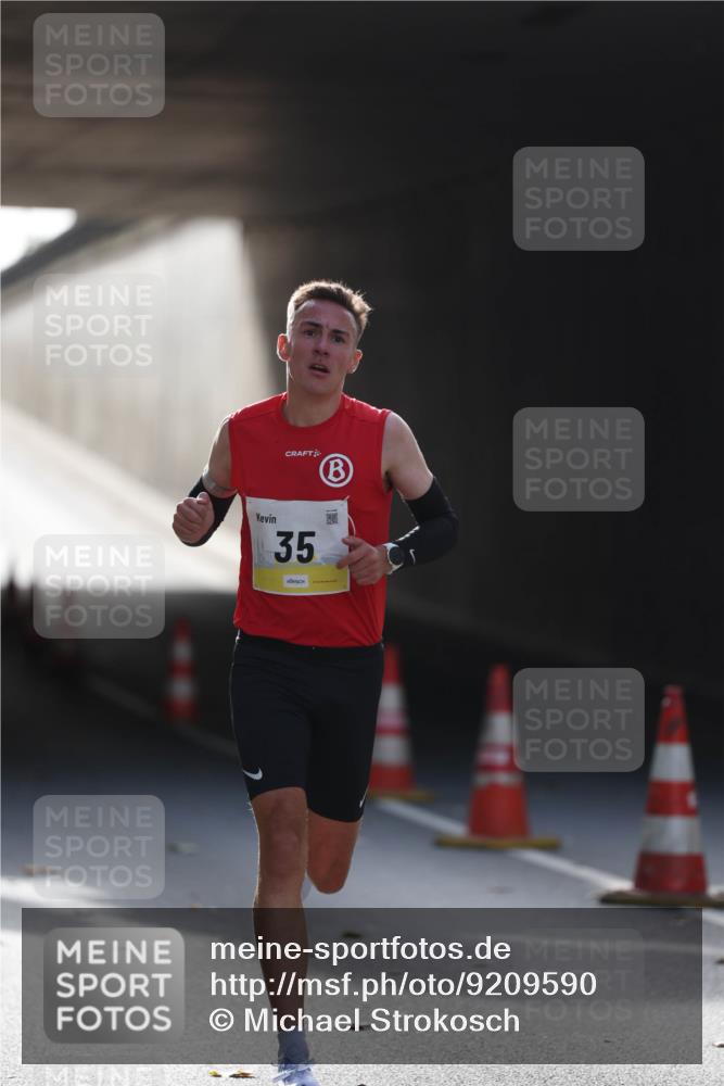 05.10.2025 - 20. swb-Marathon Bremen Michael Strokosch http://msf.ph/oto/9209590 05.10.2025 10:23:59 Laufen 35 meine-sportfotos.de
