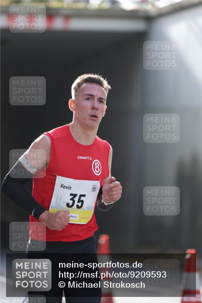 05.10.2025 - 20. swb-Marathon Bremen Michael Strokosch http://msf.ph/oto/9209593 05.10.2025 10:24:00 Laufen 35 meine-sportfotos.de