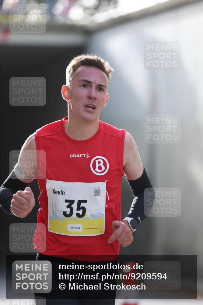 05.10.2025 - 20. swb-Marathon Bremen Michael Strokosch http://msf.ph/oto/9209594 05.10.2025 10:24:00 Laufen 35, 20 meine-sportfotos.de