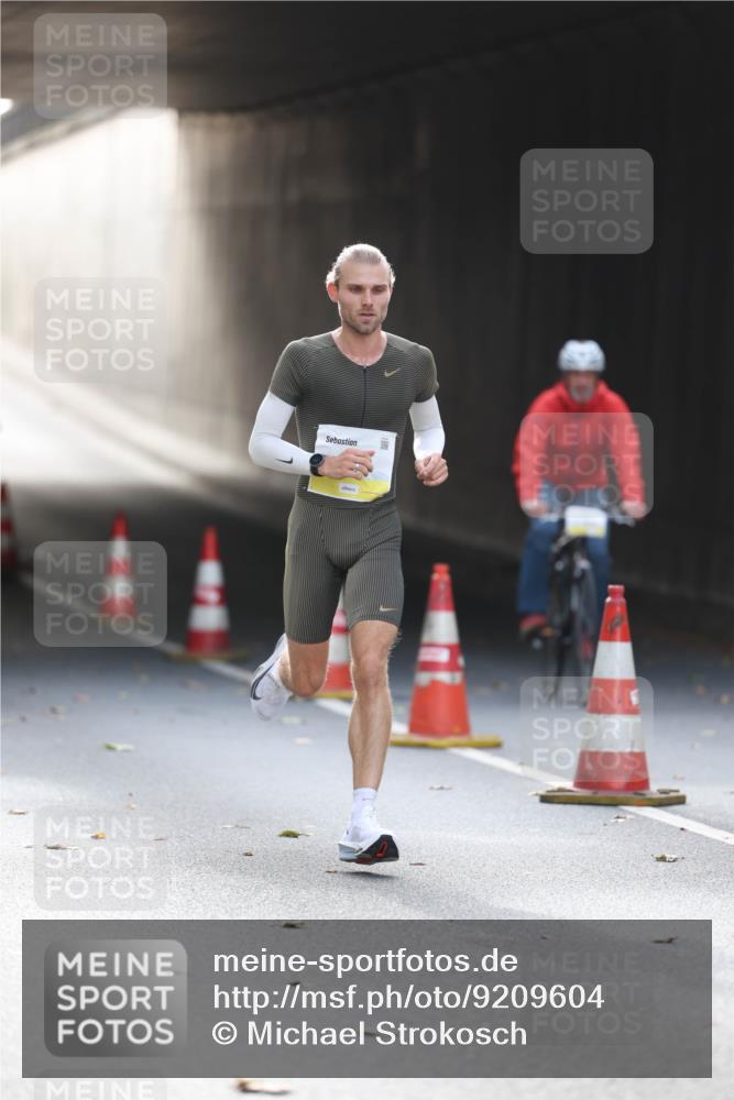 05.10.2025 - 20. swb-Marathon Bremen Michael Strokosch http://msf.ph/oto/9209604 05.10.2025 10:25:17 Laufen  meine-sportfotos.de