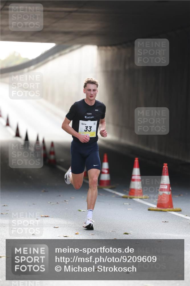 05.10.2025 - 20. swb-Marathon Bremen Michael Strokosch http://msf.ph/oto/9209609 05.10.2025 10:25:19 Laufen 33 meine-sportfotos.de