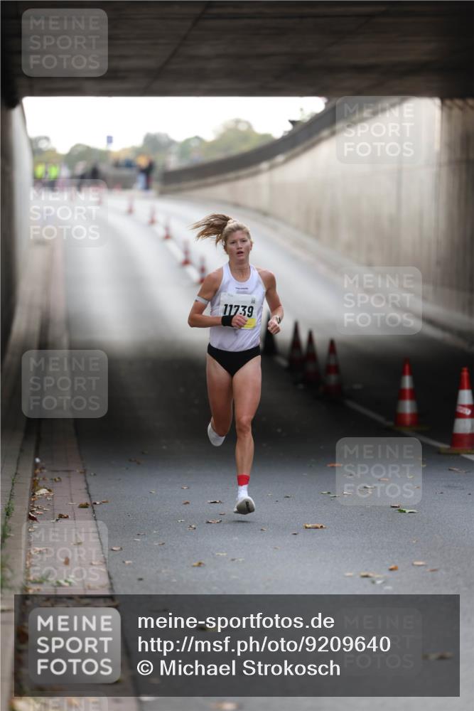 05.10.2025 - 20. swb-Marathon Bremen Michael Strokosch http://msf.ph/oto/9209640 05.10.2025 10:27:26 Laufen 11739 meine-sportfotos.de