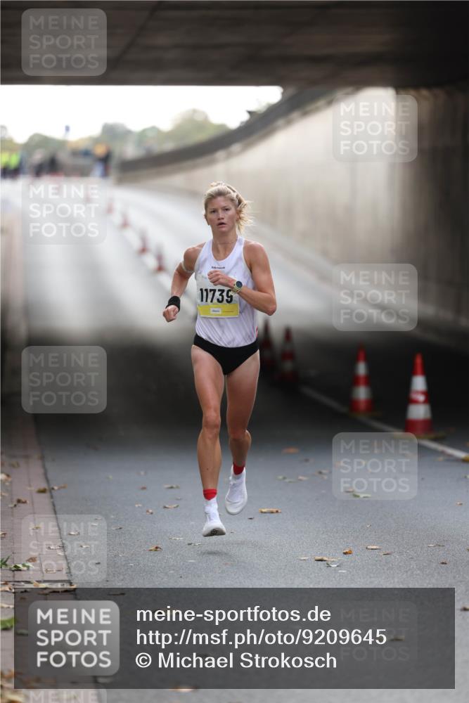 05.10.2025 - 20. swb-Marathon Bremen Michael Strokosch http://msf.ph/oto/9209645 05.10.2025 10:27:27 Laufen 11739 meine-sportfotos.de