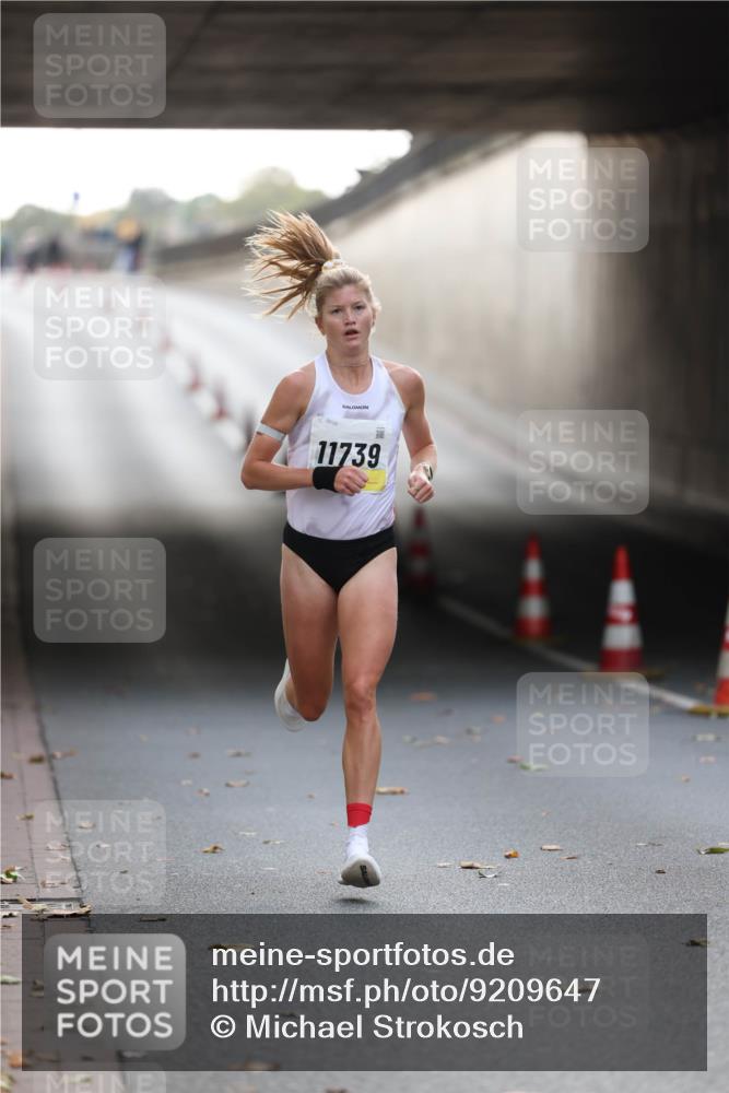 05.10.2025 - 20. swb-Marathon Bremen Michael Strokosch http://msf.ph/oto/9209647 05.10.2025 10:27:27 Laufen 02120, 11739 meine-sportfotos.de