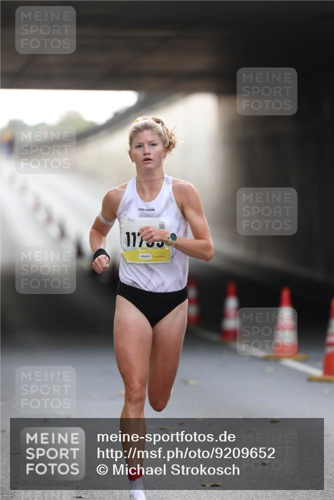 05.10.2025 - 20. swb-Marathon Bremen Michael Strokosch http://msf.ph/oto/9209652 05.10.2025 10:27:28 Laufen 2120, 117350 meine-sportfotos.de