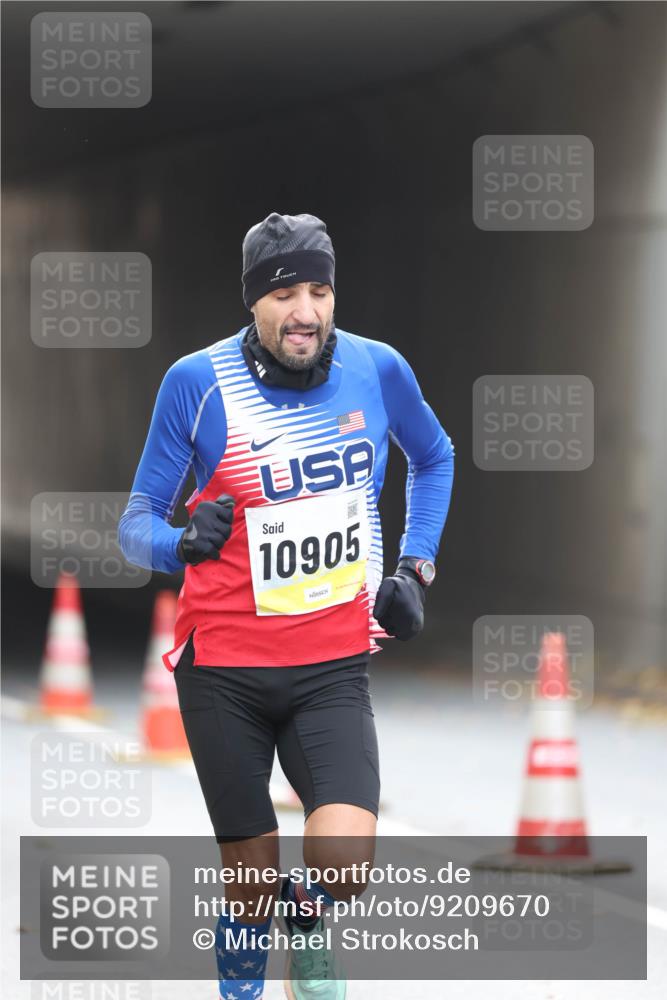 05.10.2025 - 20. swb-Marathon Bremen Michael Strokosch http://msf.ph/oto/9209670 05.10.2025 10:28:07 Laufen 10905 meine-sportfotos.de