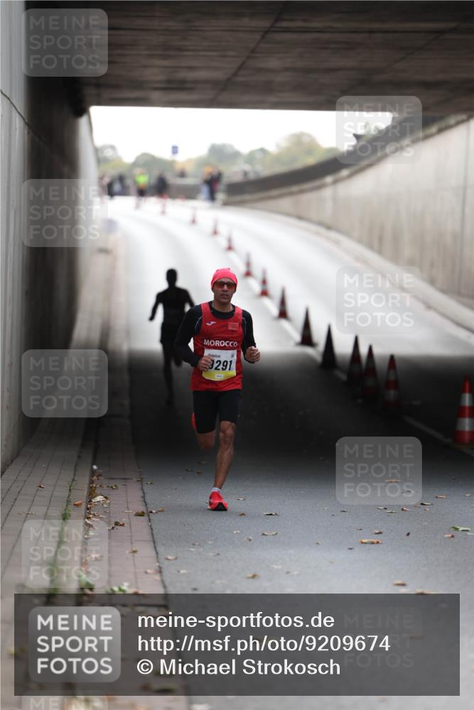 05.10.2025 - 20. swb-Marathon Bremen Michael Strokosch http://msf.ph/oto/9209674 05.10.2025 10:28:20 Laufen 291 meine-sportfotos.de