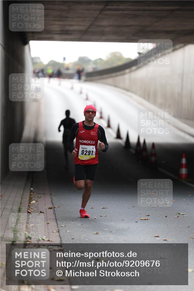 05.10.2025 - 20. swb-Marathon Bremen Michael Strokosch http://msf.ph/oto/9209676 05.10.2025 10:28:20 Laufen 9291 meine-sportfotos.de