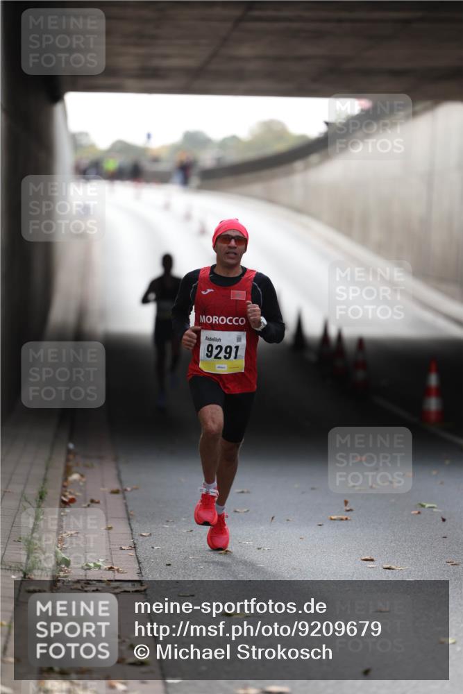 05.10.2025 - 20. swb-Marathon Bremen Michael Strokosch http://msf.ph/oto/9209679 05.10.2025 10:28:21 Laufen 9291 meine-sportfotos.de