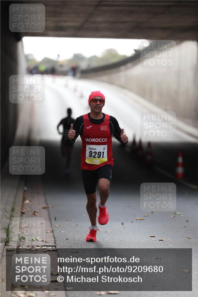 05.10.2025 - 20. swb-Marathon Bremen Michael Strokosch http://msf.ph/oto/9209680 05.10.2025 10:28:21 Laufen 9291 meine-sportfotos.de