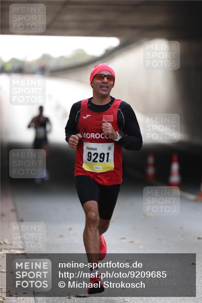 05.10.2025 - 20. swb-Marathon Bremen Michael Strokosch http://msf.ph/oto/9209685 05.10.2025 10:28:23 Laufen 9291 meine-sportfotos.de