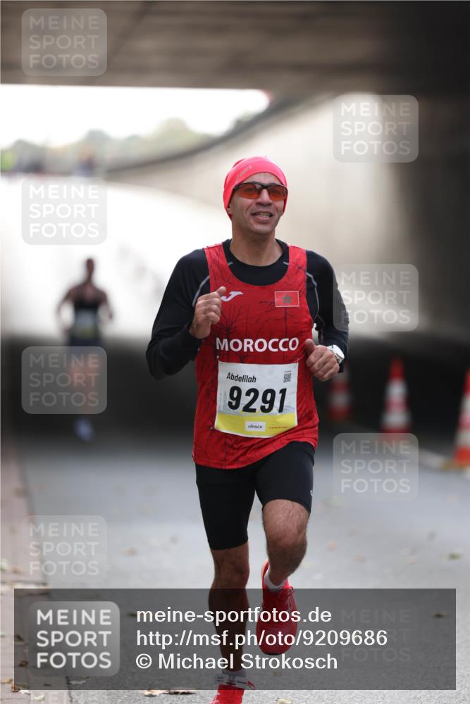 05.10.2025 - 20. swb-Marathon Bremen Michael Strokosch http://msf.ph/oto/9209686 05.10.2025 10:28:23 Laufen 9291, 9291 meine-sportfotos.de