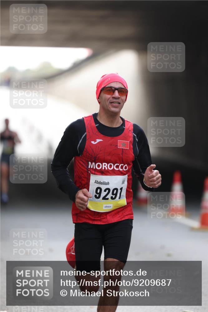 05.10.2025 - 20. swb-Marathon Bremen Michael Strokosch http://msf.ph/oto/9209687 05.10.2025 10:28:23 Laufen 9291 meine-sportfotos.de