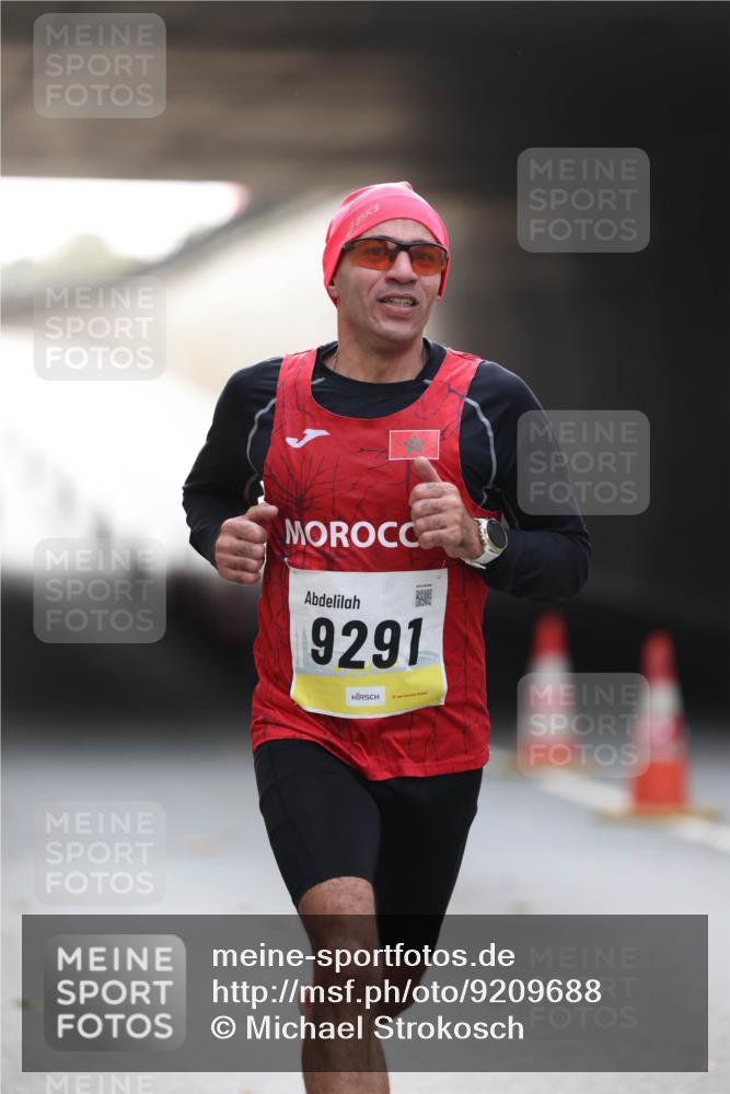 05.10.2025 - 20. swb-Marathon Bremen Michael Strokosch http://msf.ph/oto/9209688 05.10.2025 10:28:23 Laufen 9291 meine-sportfotos.de