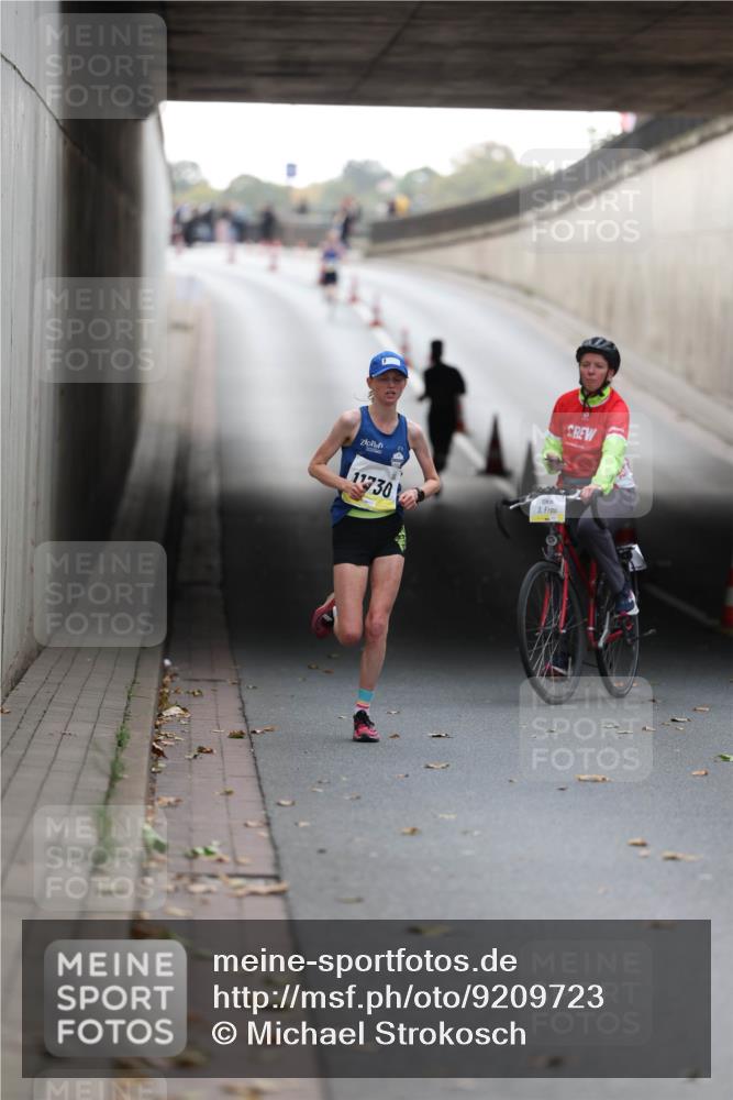 05.10.2025 - 20. swb-Marathon Bremen Michael Strokosch http://msf.ph/oto/9209723 05.10.2025 10:29:05 Laufen 11730, 3 meine-sportfotos.de