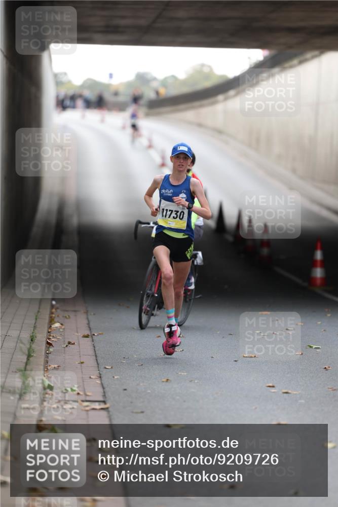 05.10.2025 - 20. swb-Marathon Bremen Michael Strokosch http://msf.ph/oto/9209726 05.10.2025 10:29:06 Laufen 11730 meine-sportfotos.de