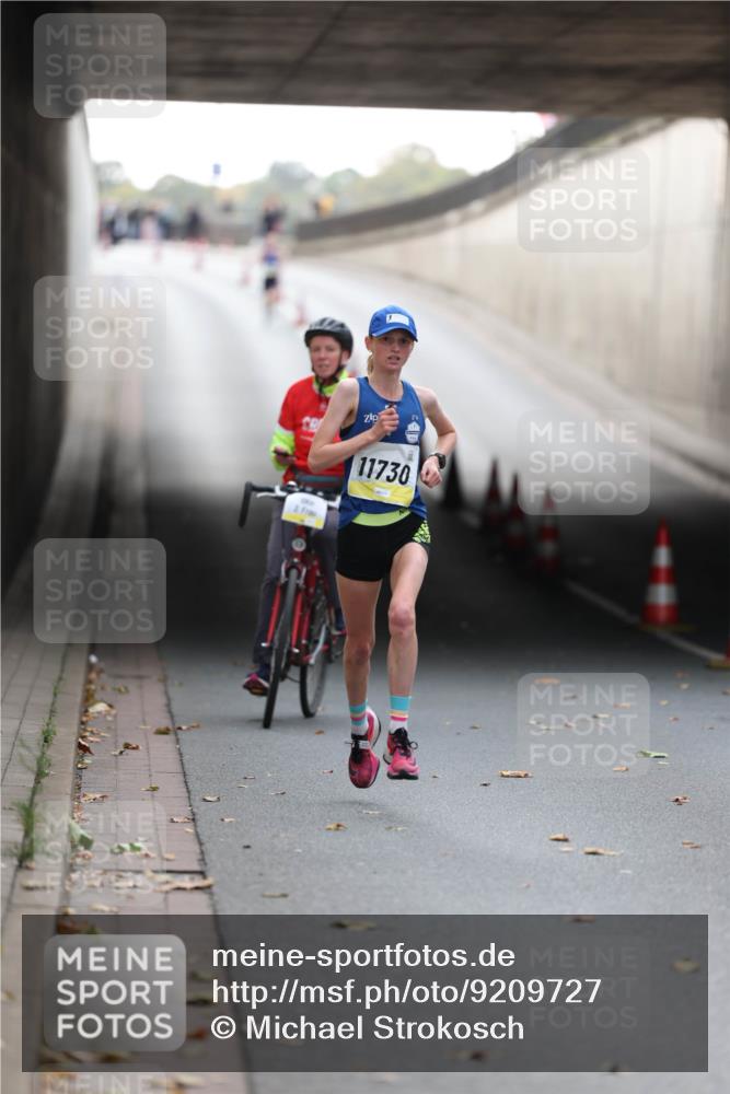 05.10.2025 - 20. swb-Marathon Bremen Michael Strokosch http://msf.ph/oto/9209727 05.10.2025 10:29:06 Laufen 11730 meine-sportfotos.de