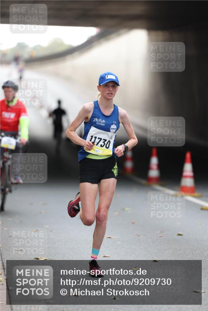05.10.2025 - 20. swb-Marathon Bremen Michael Strokosch http://msf.ph/oto/9209730 05.10.2025 10:29:08 Laufen 11730 meine-sportfotos.de