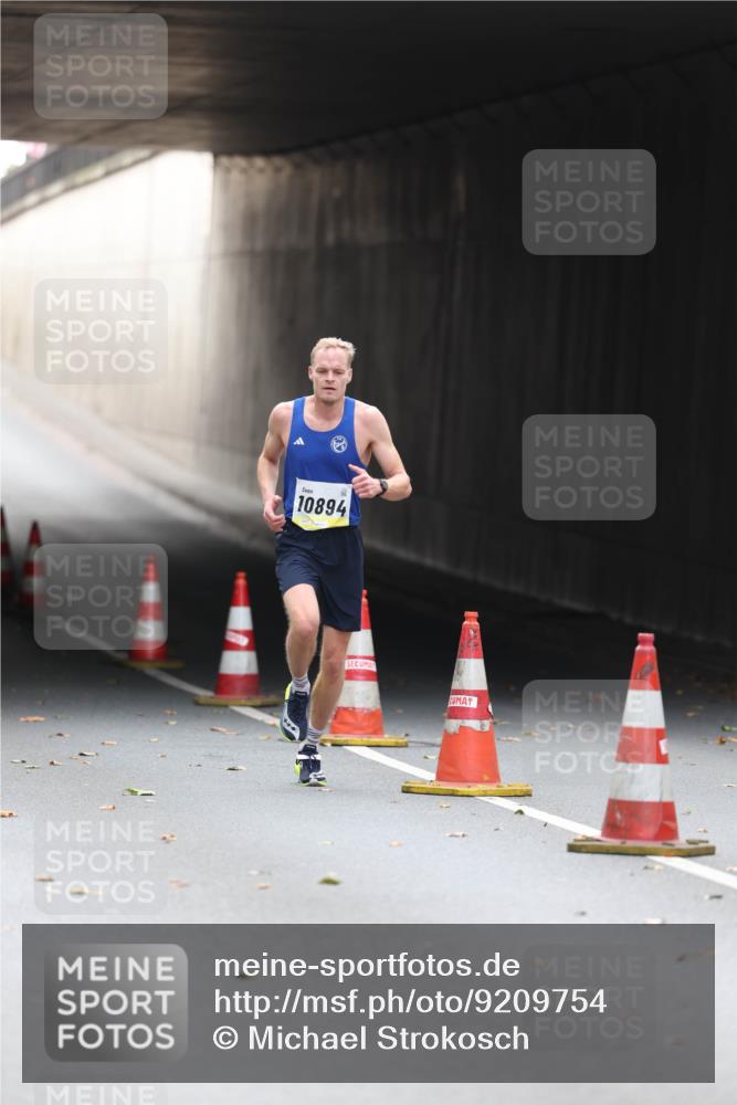 05.10.2025 - 20. swb-Marathon Bremen Michael Strokosch http://msf.ph/oto/9209754 05.10.2025 10:29:27 Laufen 10894 meine-sportfotos.de