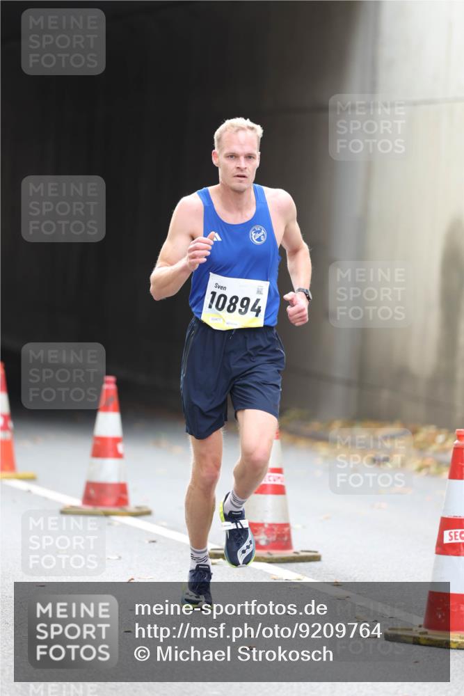 05.10.2025 - 20. swb-Marathon Bremen Michael Strokosch http://msf.ph/oto/9209764 05.10.2025 10:29:30 Laufen 10894, 02477 meine-sportfotos.de