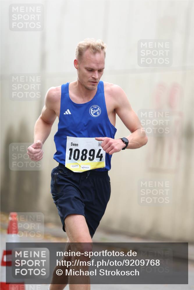 05.10.2025 - 20. swb-Marathon Bremen Michael Strokosch http://msf.ph/oto/9209768 05.10.2025 10:29:31 Laufen 10894, 02477 meine-sportfotos.de