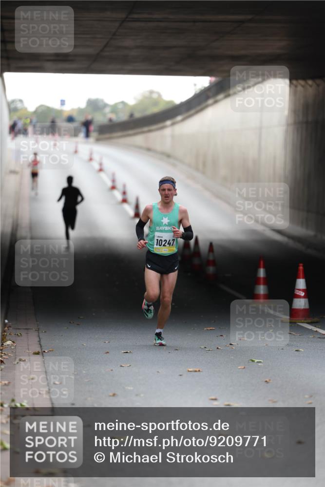 05.10.2025 - 20. swb-Marathon Bremen Michael Strokosch http://msf.ph/oto/9209771 05.10.2025 10:29:53 Laufen 10247 meine-sportfotos.de