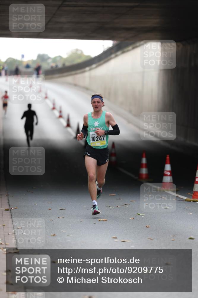 05.10.2025 - 20. swb-Marathon Bremen Michael Strokosch http://msf.ph/oto/9209775 05.10.2025 10:29:54 Laufen 10247, 1000 meine-sportfotos.de