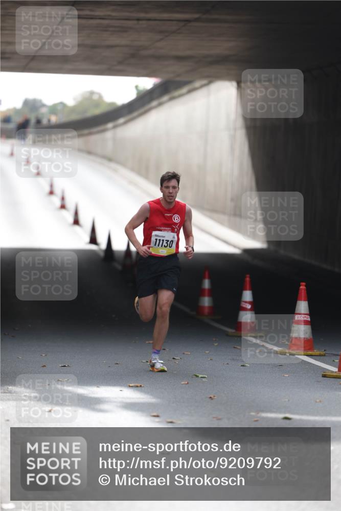 05.10.2025 - 20. swb-Marathon Bremen Michael Strokosch http://msf.ph/oto/9209792 05.10.2025 10:30:02 Laufen 11130 meine-sportfotos.de