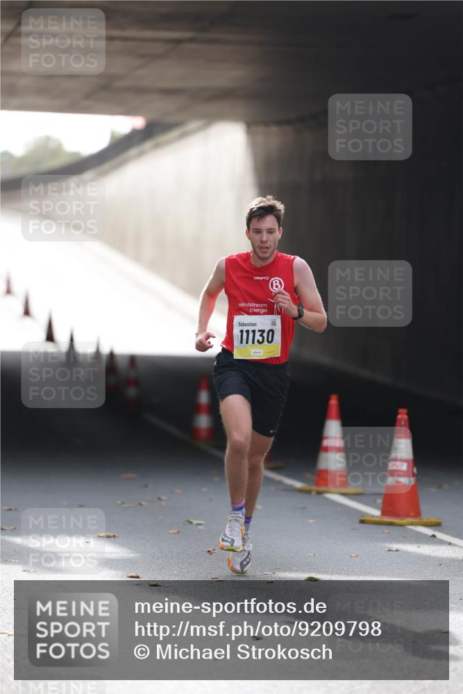 05.10.2025 - 20. swb-Marathon Bremen Michael Strokosch http://msf.ph/oto/9209798 05.10.2025 10:30:04 Laufen 11130 meine-sportfotos.de