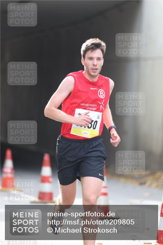05.10.2025 - 20. swb-Marathon Bremen Michael Strokosch http://msf.ph/oto/9209805 05.10.2025 10:30:05 Laufen 30 meine-sportfotos.de